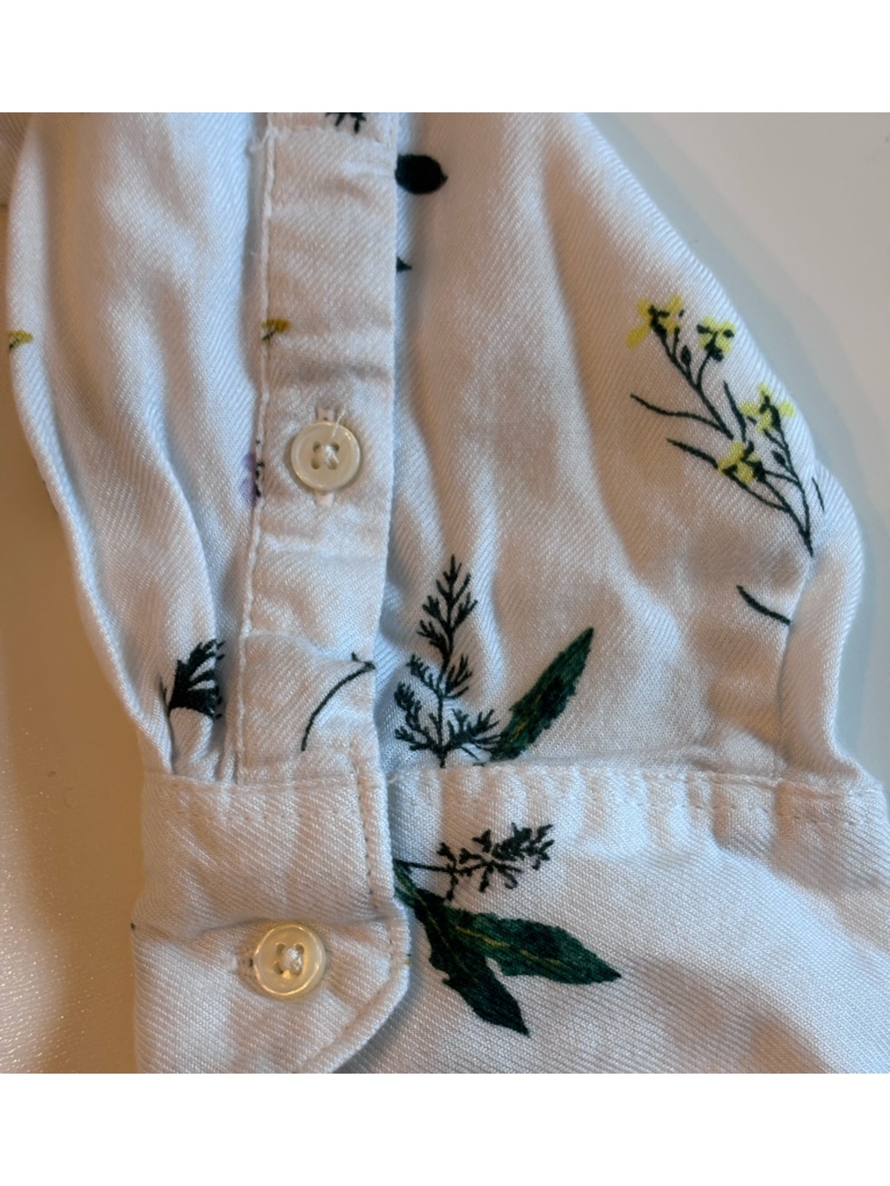Banana Republic Floral Ruffle Front Button down blouse XL - Picture 12 of 15